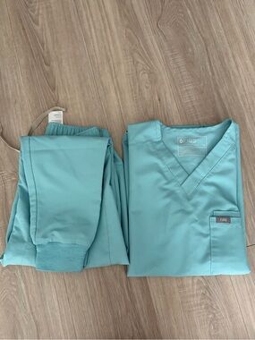 Figs Scrub Set in Aqua Blue - Leon Top & Tansen Jogger Pants